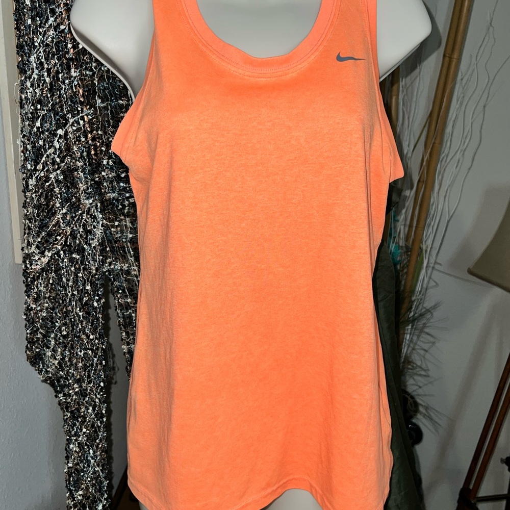 Nike dri-fit tank size medium